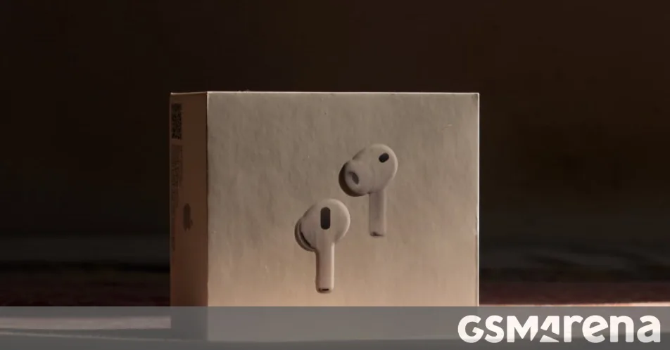 Apple Halts AirPods Ultra Development Amid Siri Concerns