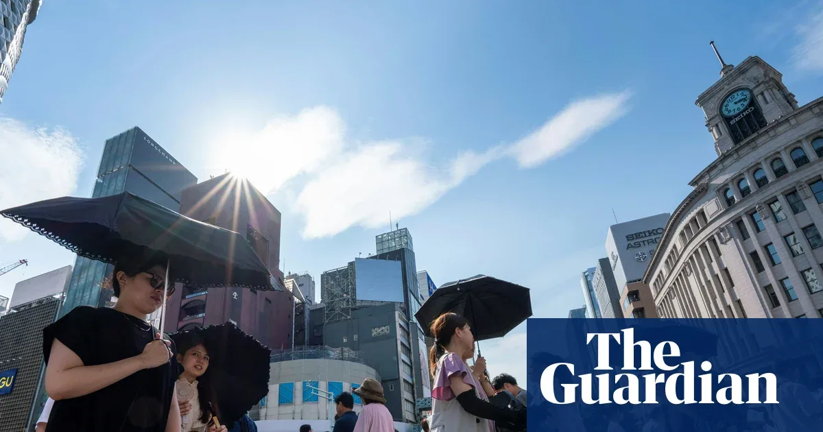 Humans Naturally Prefer Walking Anticlockwise, Study Reveals