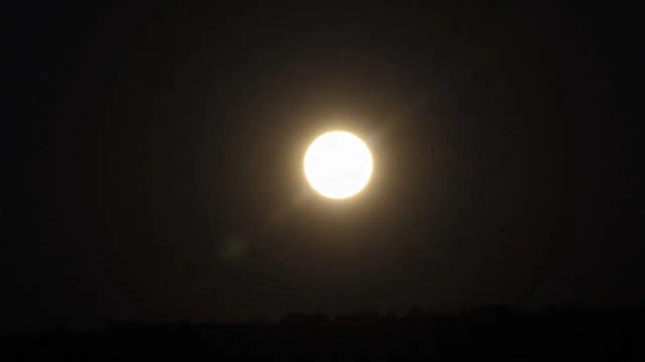 Hunter's Moon Peaks This Weekend: Best Viewing Times
