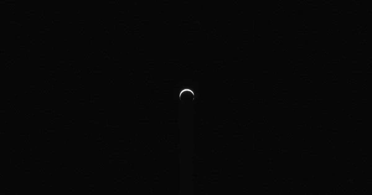 NASA's Psyche Spacecraft Zooms Past Mars on Metal Asteroid Mission