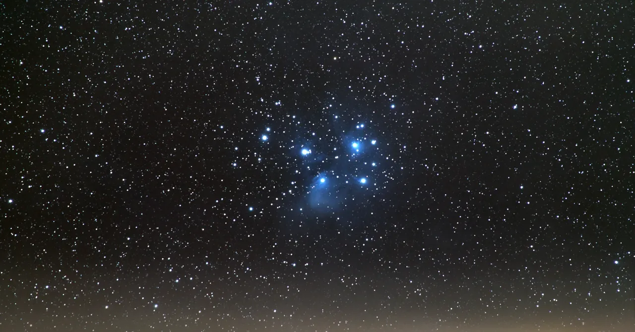 September 2026 Skygazing: Diamond Moon, Meteor Showers Highlight Celestial Events