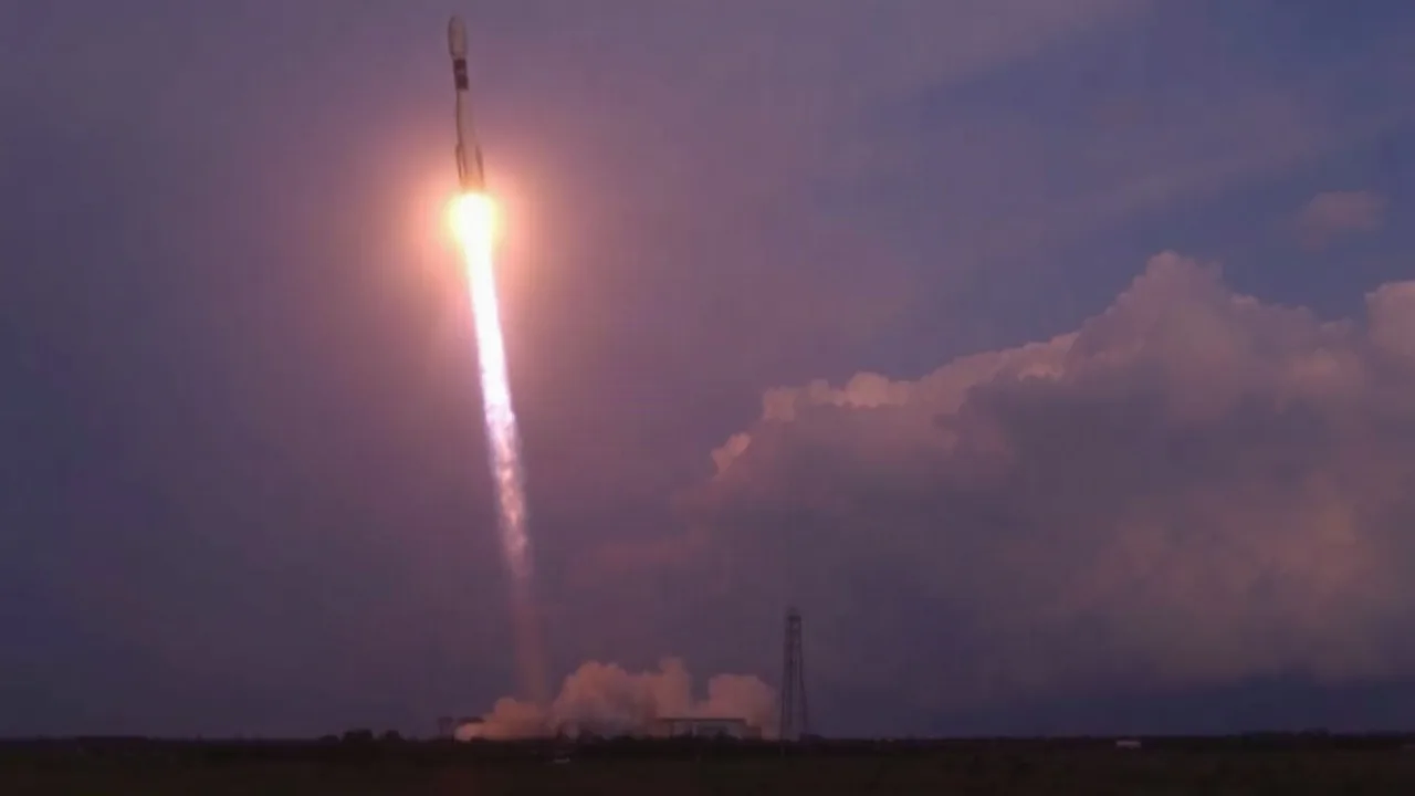 SpaceX Launches Starfall Reentry Capsule on Bandwagon-5 Mission