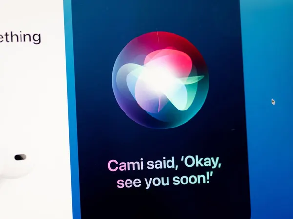 Apple's New AI Siri Features Auto-Deleting Chats