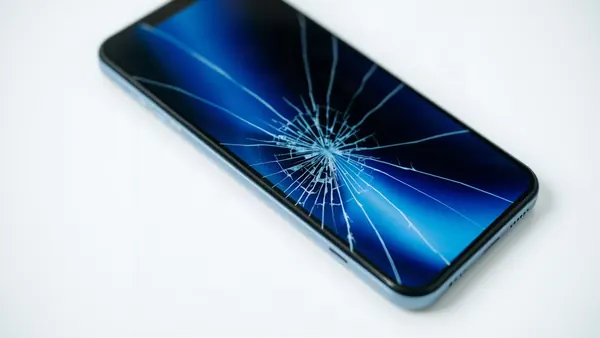 Apple iPhone Duo Screen Cracks Spark User Complaints and Memes