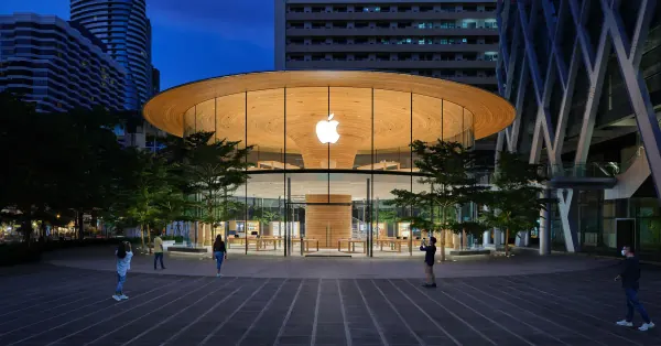 Apple Lease Program Raises Concern Over Ownership