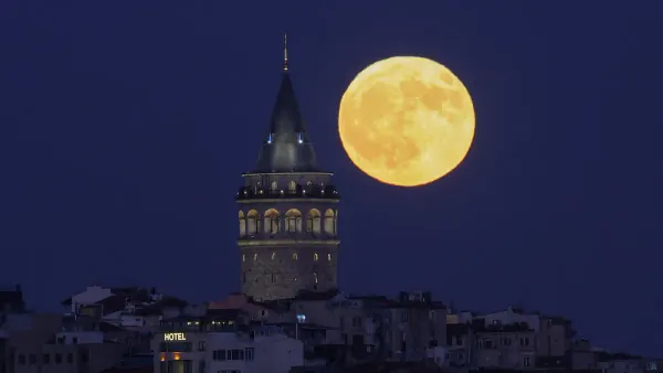July's Buck Moon Shines Bright Over Midsummer Skies