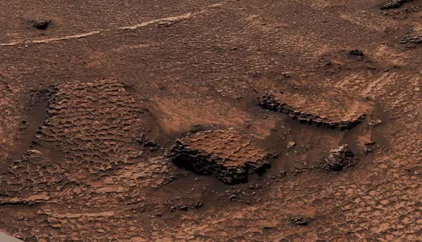 Curiosity Rover Discovers Vast Honeycomb Rock Field on Mars