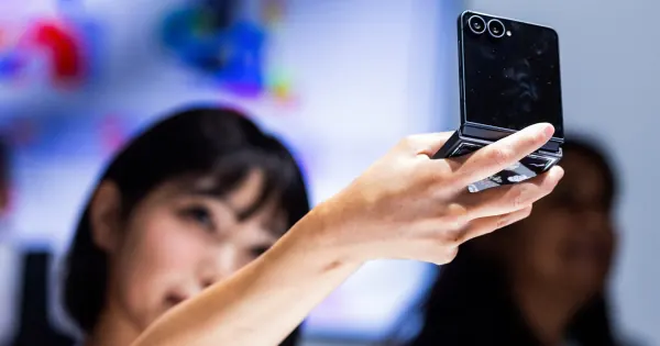 Foldable Phones: Samsung, Google Face Fierce Competition