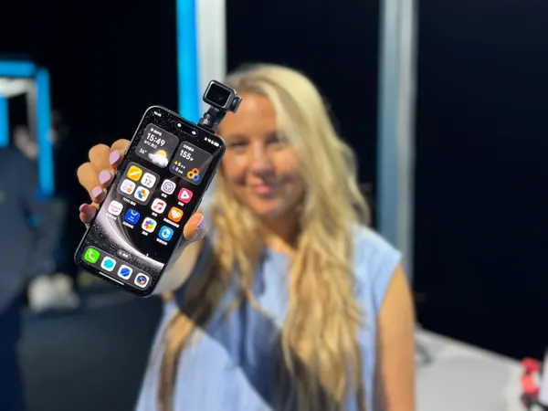 Honor Robot Phone Unveiled with Robotic Arm and Gimbal Camera