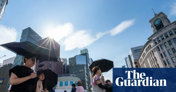Humans Naturally Prefer Walking Anticlockwise, Study Reveals