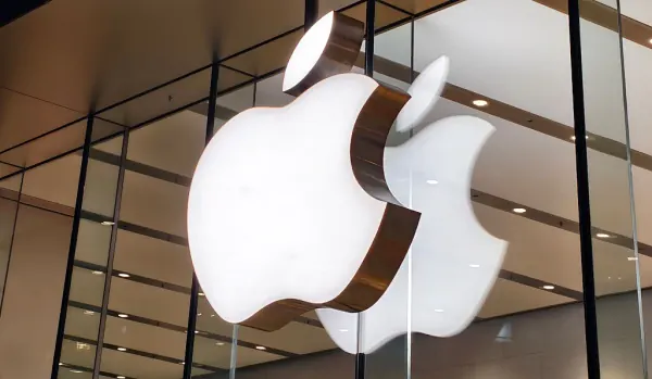Apple's iPhone 20 Pro May Feature Larger 2027 Displays