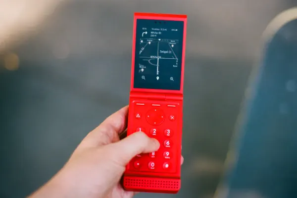 Light Flip Phone Offers Nostalgic Design with Modern Features for $299