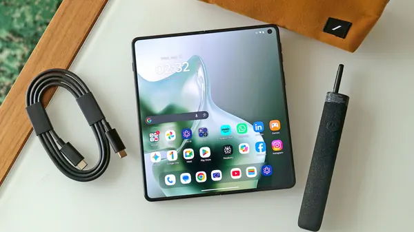 Motorola Razr Fold Challenges Samsung, Google Foldables