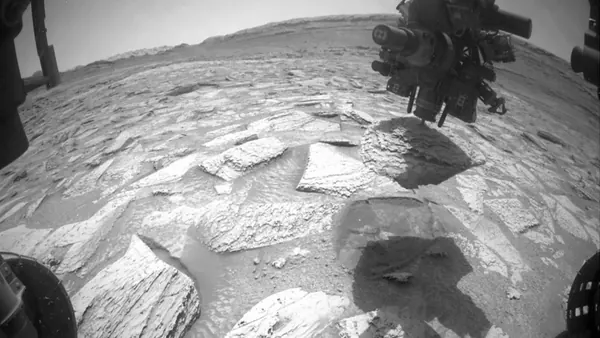 NASA's Curiosity Rover Freed From 29-Pound Mars Rock After Six-Day Ordeal