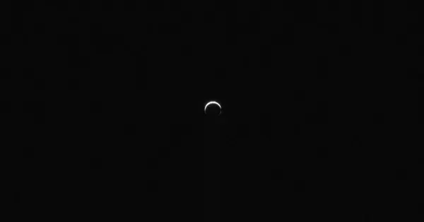 NASA's Psyche Spacecraft Zooms Past Mars on Metal Asteroid Mission