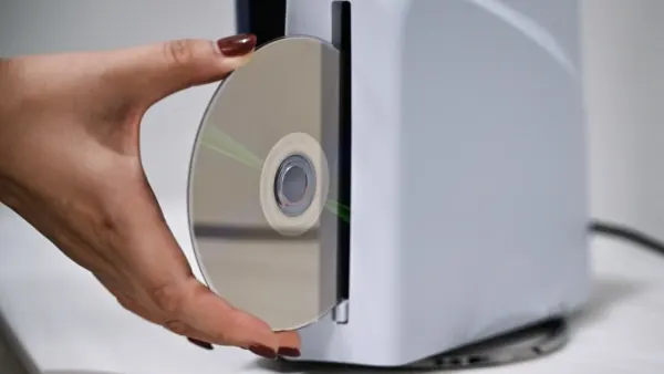 Sony Confirms End of PlayStation Disc Sales Despite Gamer Backlash