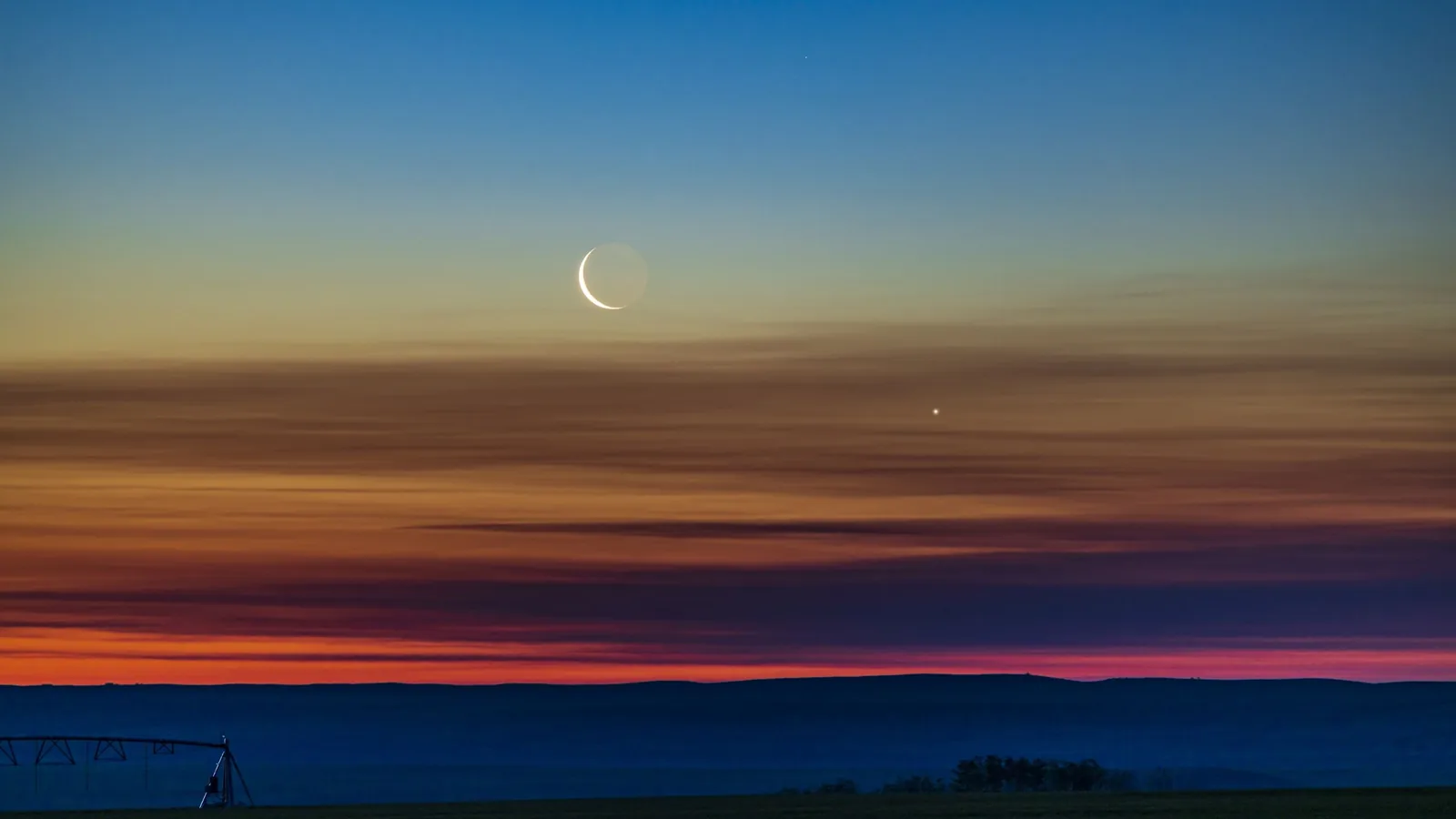 Venus and Crescent Moon Dazzle After Sunset Tonight